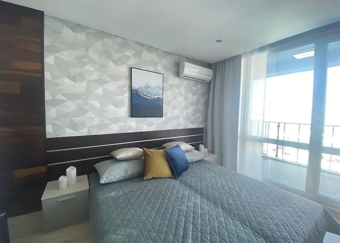 Paradiso 'в' 201 One Bedroom Apartment