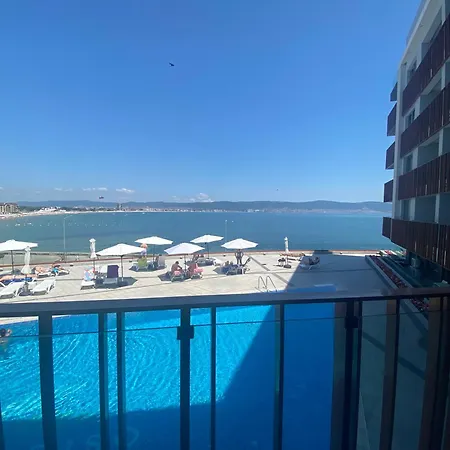 Paradiso 'в' 201 One Bedroom Апартаменты Несебр
