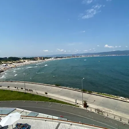Paradiso 'в' 201 One Bedroom Апартаменты