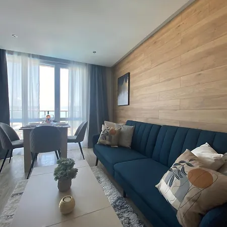 Paradiso 'в' 201 One Bedroom Апартаменты *