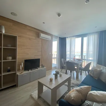 Апартаменты Paradiso 'в' 201 One Bedroom *